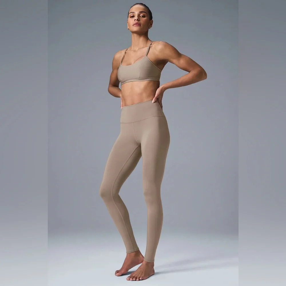 Alo Yoga - Airlift Intrigue Bra - Gravel - Picture 8 of 12